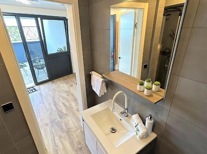 Hillside Volosko Апартаменты Опатия